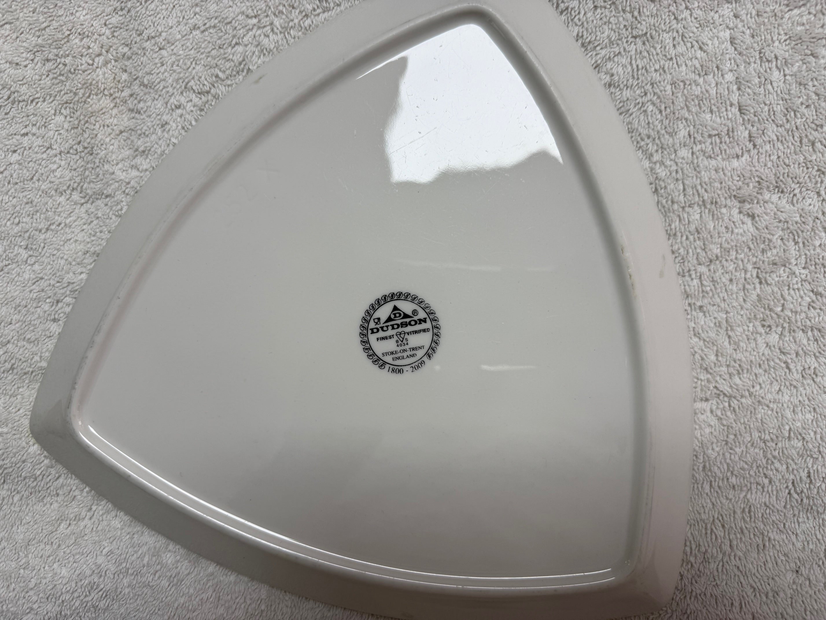 Dudson Finest Vitrified Triangular Plate – Made in England